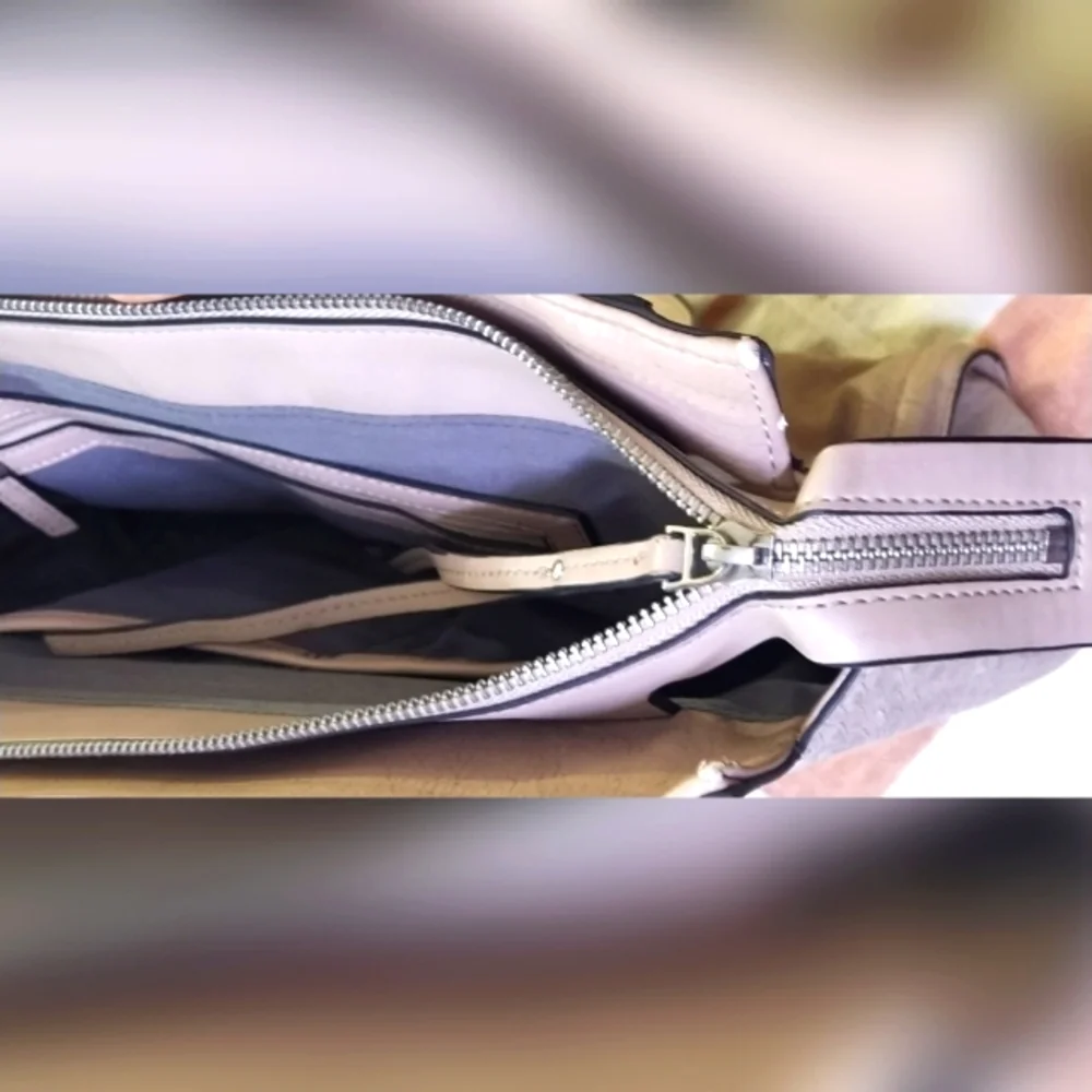 Authentic Calvin Klein bag - FIXED PRICE - Picture 12 of 16